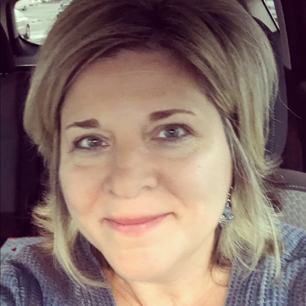 Meet your Posher, Laura